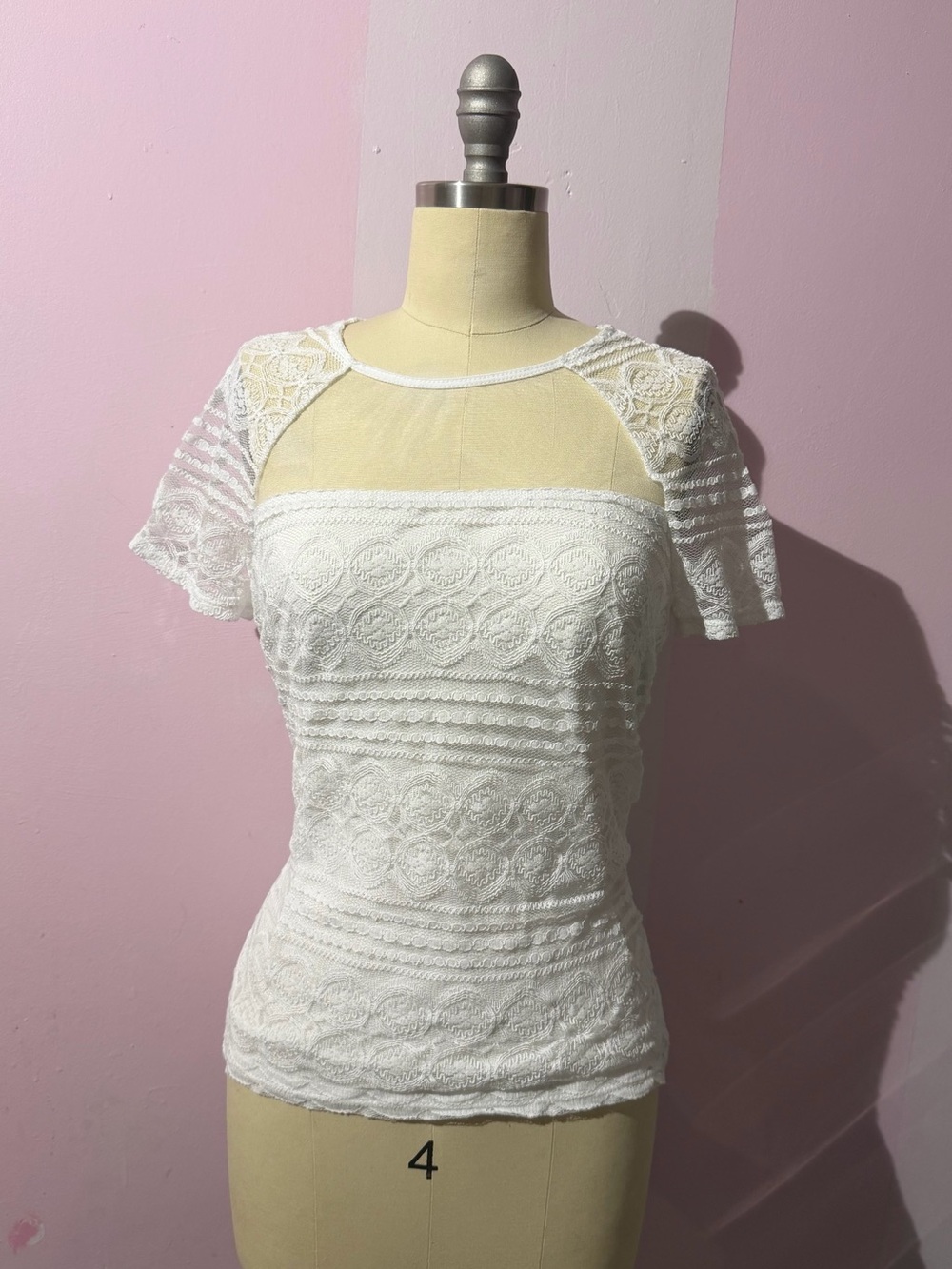 Laundry By Shelli Segal White Lace Short-Sleeve Sheer Yoke Top